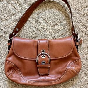 Coach Elegant Tan Leather Shoulder Bag